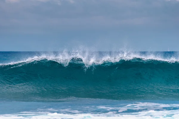 Poderosas olas oceánicas — Foto de Stock