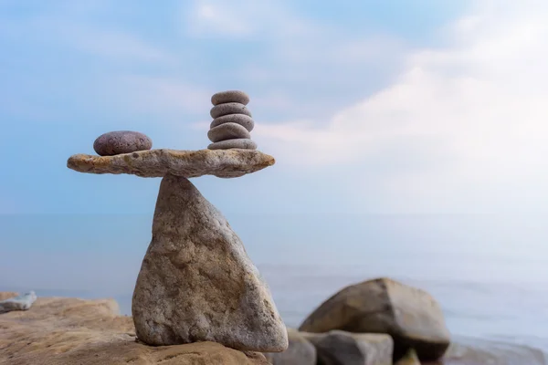 Дзен баланс каменів — стокове фото