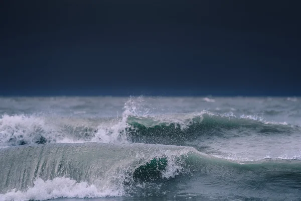 Poderosas olas oceánicas — Foto de Stock