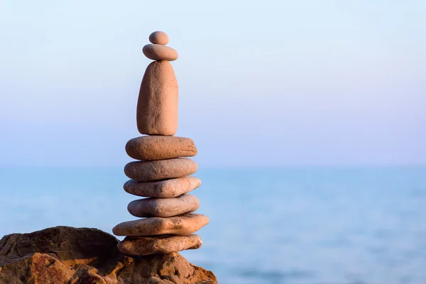 Pyramid of pebbles — Stock Photo, Image