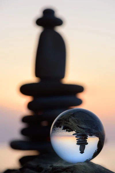 Piedras y bola de cristal — Foto de Stock