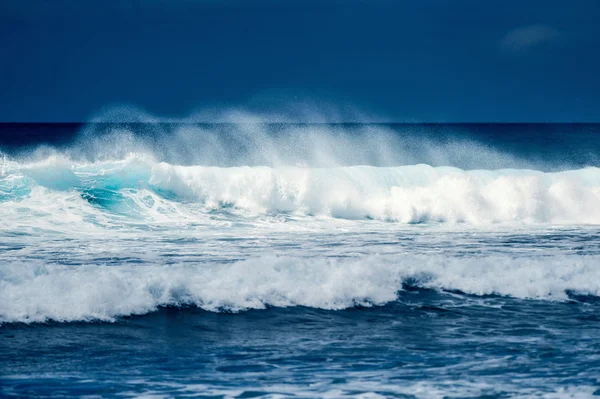 Ondas altas — Fotografia de Stock