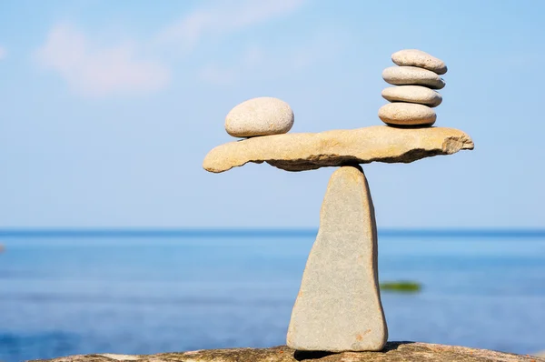 Balancing of pebbles — Stock Photo, Image