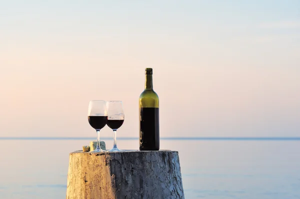 Бутылка красного вина и бокалы Лицензионные Стоковые Изображения
