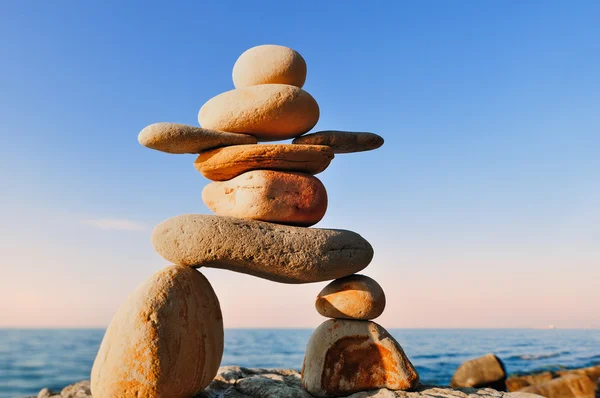 Symbolic figurine of inukshuk — Stock Photo, Image