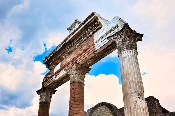 Ruiny portico — Zdjęcie stockowe