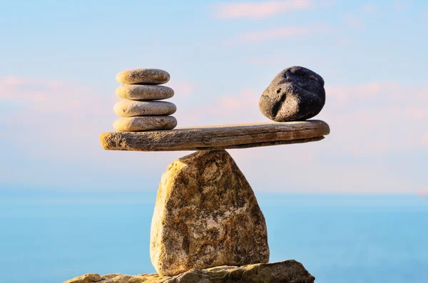 Deniz kenarı ölçekler sembolü