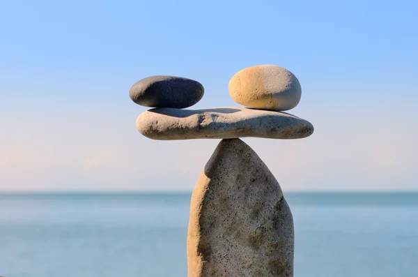 Black and white stones — Stock Photo, Image