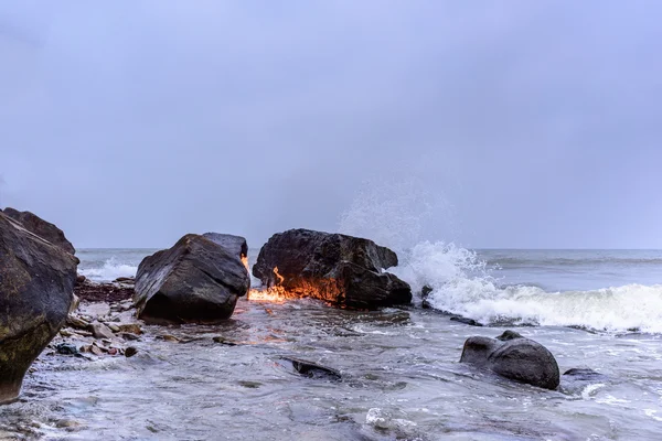 Пламя на море — стоковое фото
