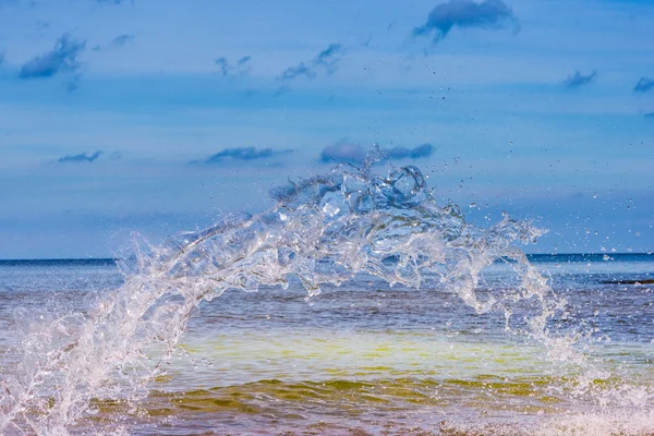 Transparante zeewater splash — Stockfoto