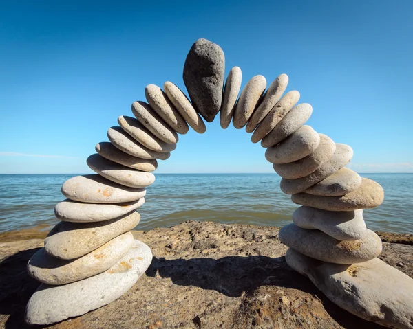 Black stone in the centre of arch — Stock Photo, Image