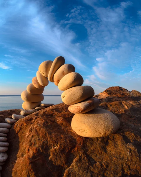 Pebbles in the form of a arch — Stock Photo, Image