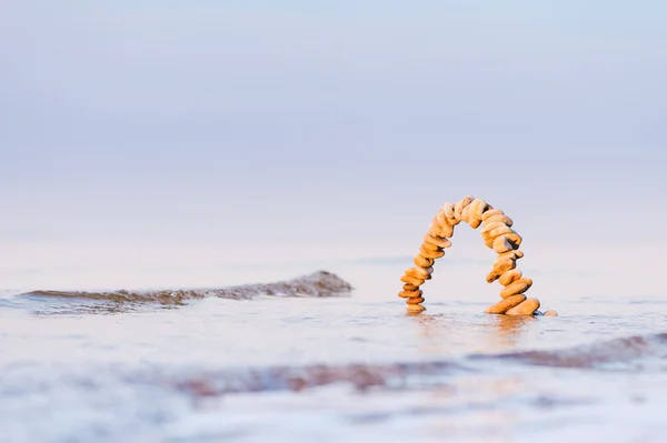 Båge i havsvatten — Stockfoto