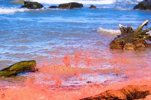 Roter Wasserspritzer — Stockfoto