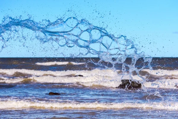 Прозрачный брызг воды — стоковое фото