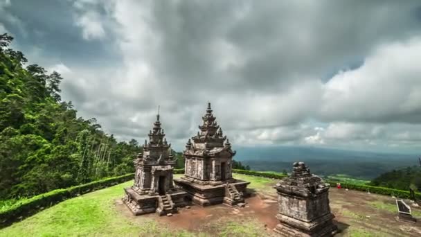 Oude hindoe tempel Gedong Songo in Midden-Java, Indonesië. 4 k Timelapse - Java, Indonesië, juni 2016. — Stockvideo