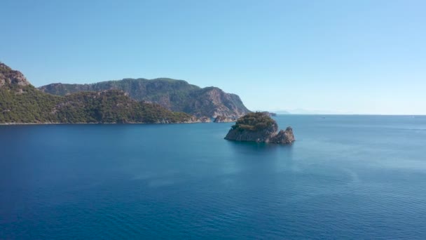 Kilátás a szigetek a Icmeler-öböl, Marmaris Törökország. Légi felvétel 4K. — Stock videók