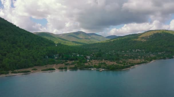 Panorama pemandangan pegunungan Torba Bay, Bodrum, Turki. Pandangan udara 4K. — Stok Video