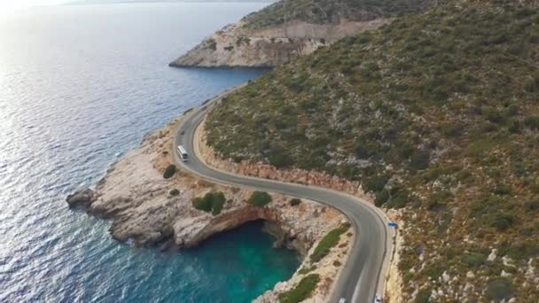 Ukryty raj Zatoka Magarali na autostradzie do Finike - Demre wybrzeża morskiego w regionie Antalya, Turcja. Widok z powietrza 4K — Wideo stockowe