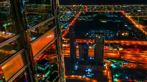 Uitzicht op de stad vanaf de Burj Khalifa — Stockvideo