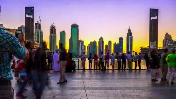 Zachód słońca widok na dubajską fontannę Pokaż — Wideo stockowe