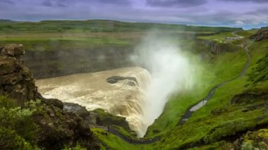 Gullfoss veya altın düşüyor düşüyor
