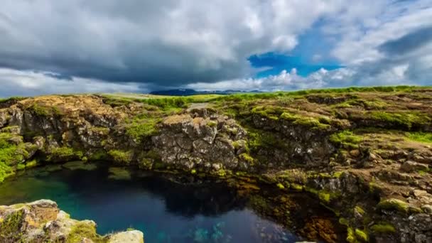 Gente en el Parque Nacional Thingvellir — Vídeos de Stock