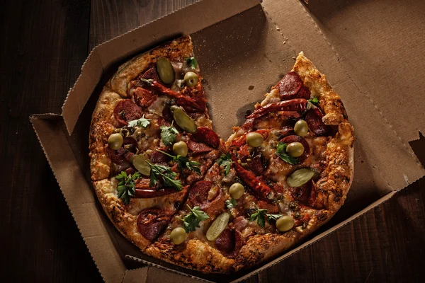 içinde teslimat pizza kutusu