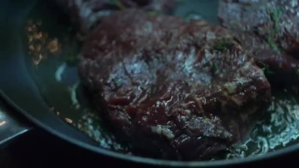 ロースト ビーフのステーキ — ストック動画