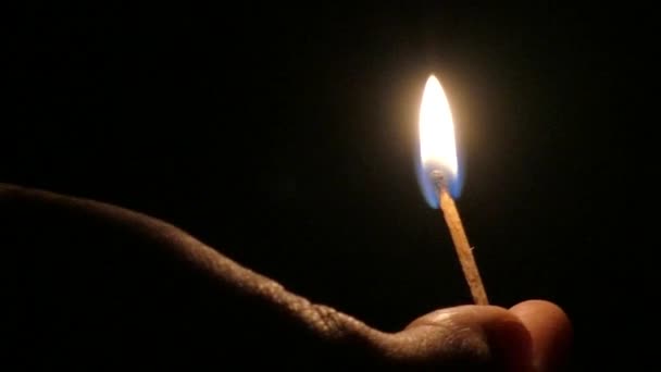 allumette d'éclairage de près en 4K 