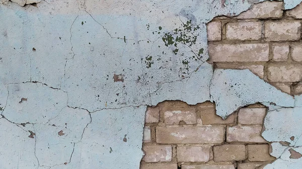 Yeşilimsi Boya Eski Bir Tuğla Çatlamış Duvarı Soyuyor — Stok fotoğraf