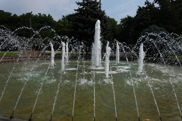 Jets Central Stream Hit Upwards Hit Center Border Fountain — Stock Photo, Image