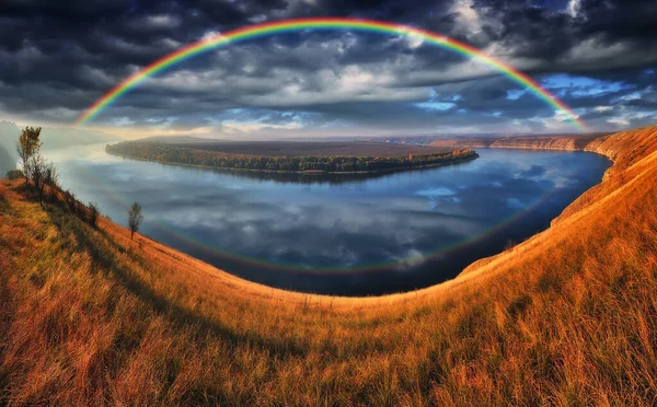 Barevná Duha Nad Říčním Kaňonem Podzimní Krajina — Stock fotografie