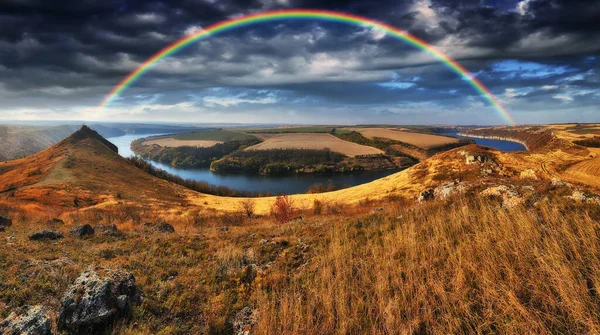 Färgglada Regnbåge Över Floden Ravinen Höst Landskap — Stockfoto