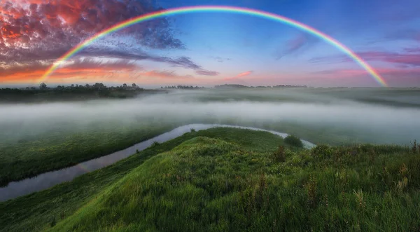 Landskap Med Regnbåge Floden Våren Färgglad Morgon — Stockfoto