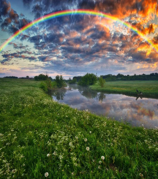 Paisagem Com Arco Íris Rio Primavera Manhã Colorida — Fotografia de Stock