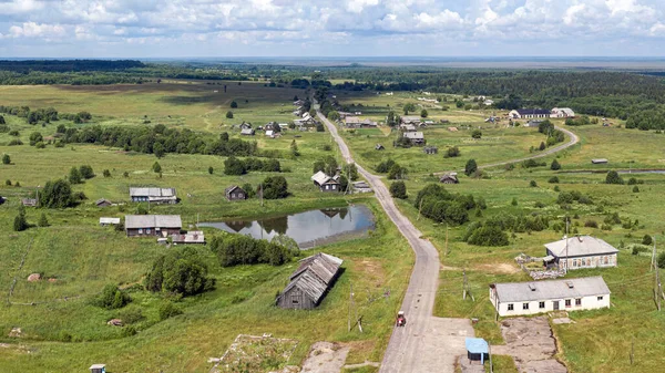 Русская деревня сверху дрона — стоковое фото