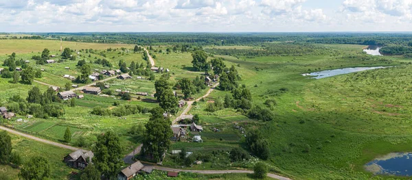 Pueblo ruso desde arriba drone —  Fotos de Stock