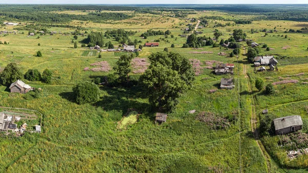 Русская деревня сверху дрона — стоковое фото