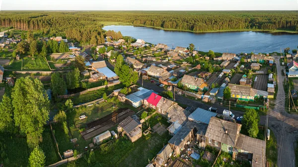 Rosyjska wioska z góry dron — Zdjęcie stockowe