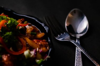 Güzel süslenmiş Peynir ve Çan Kağıt Yuvarlaklarının yüksek açısı