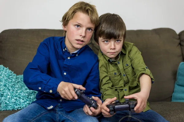 Gaming brothers — Stock Photo, Image