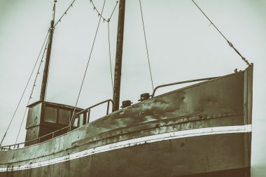 eski balıkçı teknesi