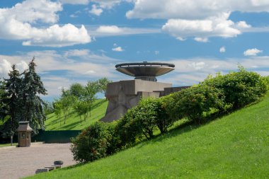 Ukrayna, Kiev 'deki anavatanın yanındaki sonsuz alev.