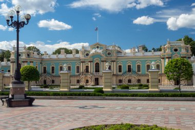 Mariinsky Sarayı ve Ukrayna Cumhurbaşkanının Kiev 'deki resmi konutu