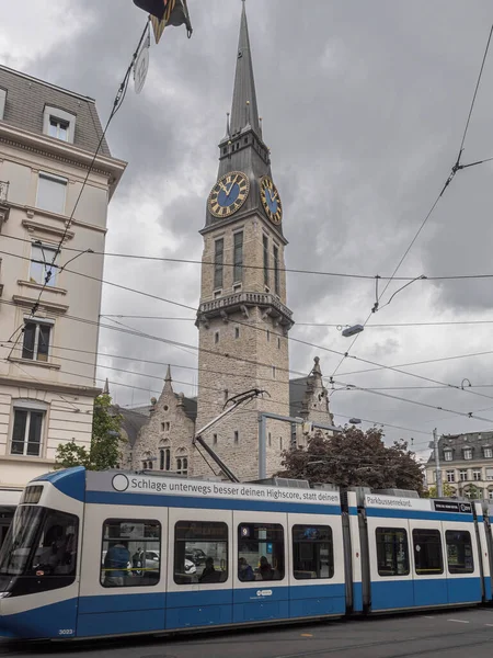 Швейцария Цюрих Ноябрь 2020 Трамвай Церковь Якова — стоковое фото