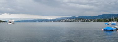 Zürih Gölü 'nün panoramik manzarası, Kanton Zürih, İsviçre