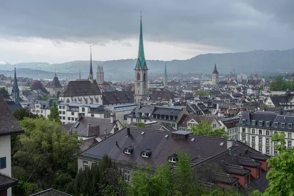 Hujan Dan Awan Atas Pusat Bersejarah Zurich — Stok Foto