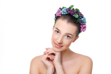 Başlıklı güzel bir genç kadının portresi.