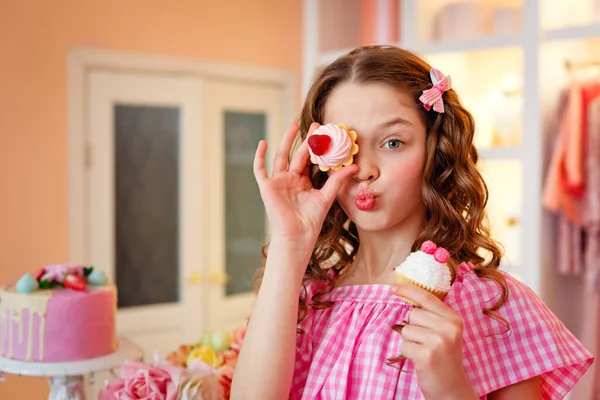 Girl Pink Dress Long Curled Hair Cakes Party Having Fun — Stock Photo, Image